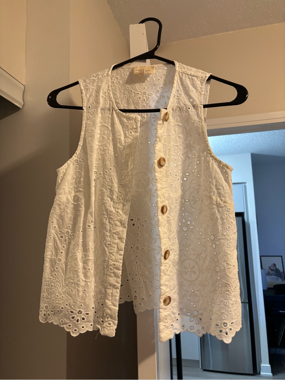 Sezane White Eyelet Button-Front Sleeveless Top - Roni Blouse